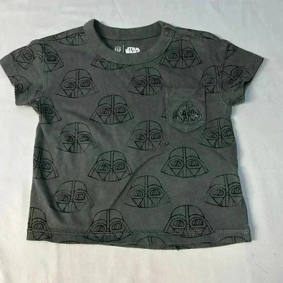 GAP - Star Wars - Darth  Vader short sleeve T-shirt. Size 6-12 months - Picture 1 of 3